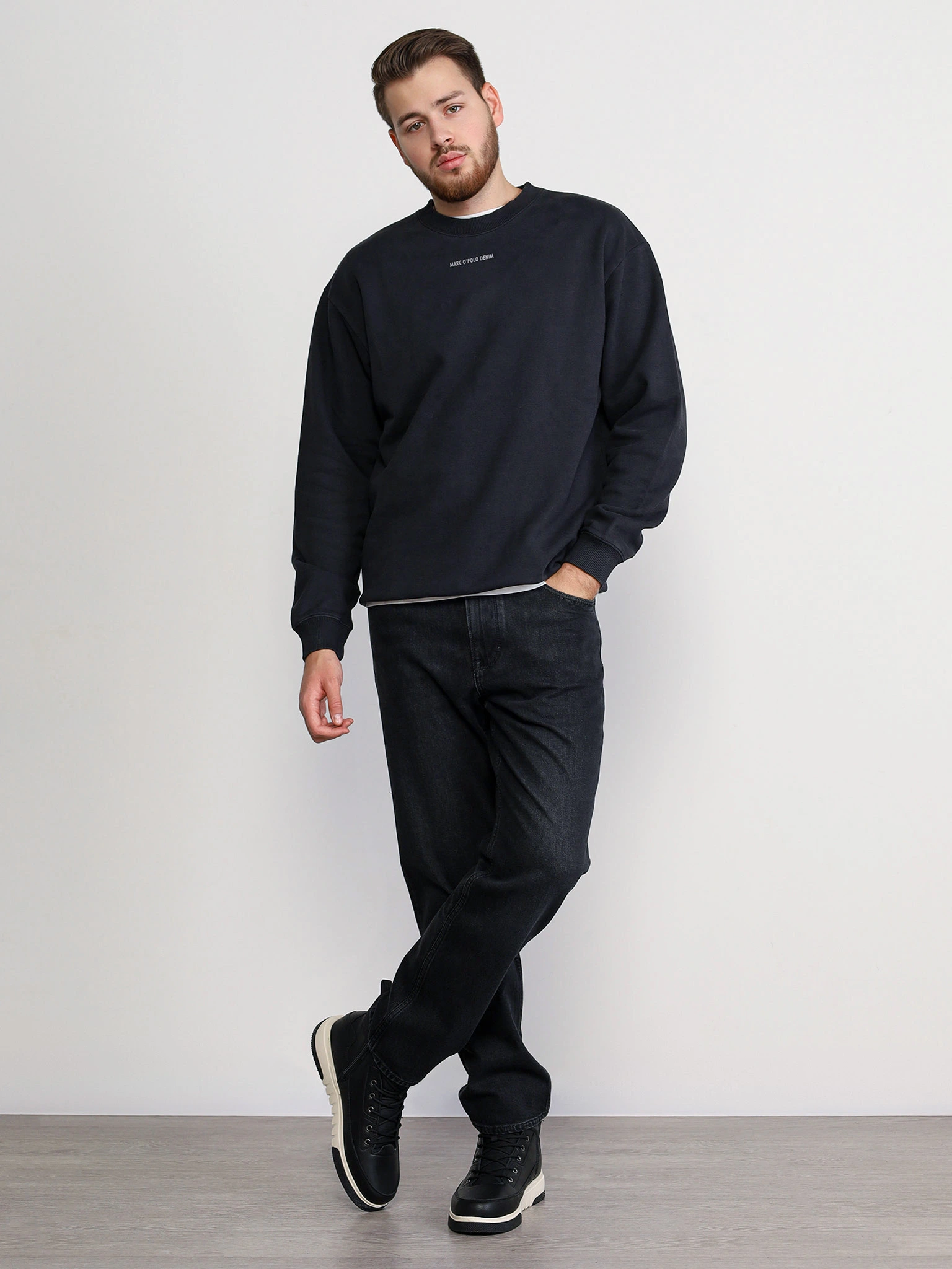 Пуловер черного цвета из хлопка